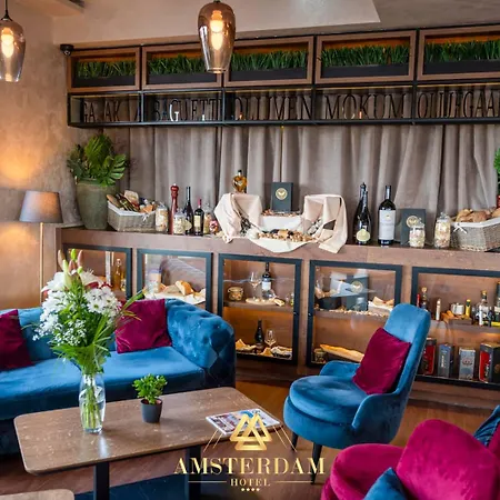 Amsterdam 4*