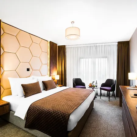 Amsterdam 4*